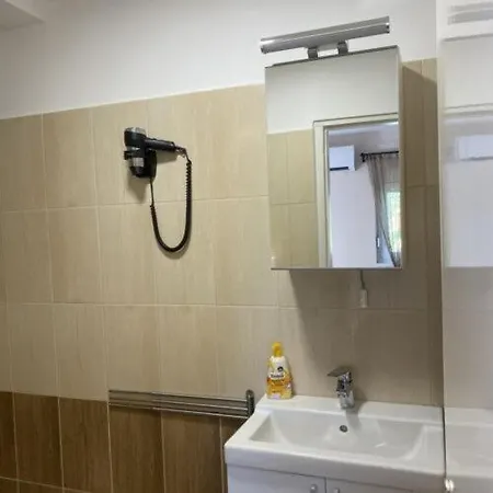 Piroschka Vendeghaz Zamárdi