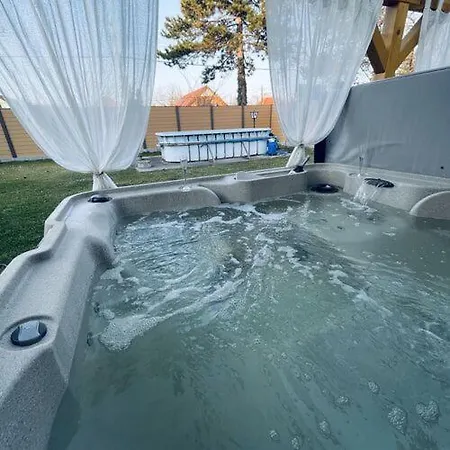 Gasthuis Piroschka Vendeghaz 4*