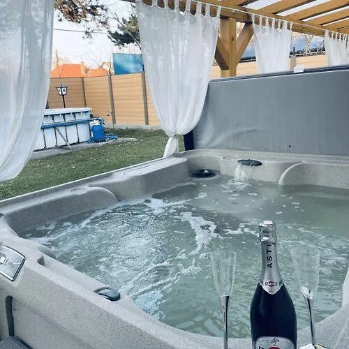 Πανσιόν Piroschka Vendeghaz Zamárdi